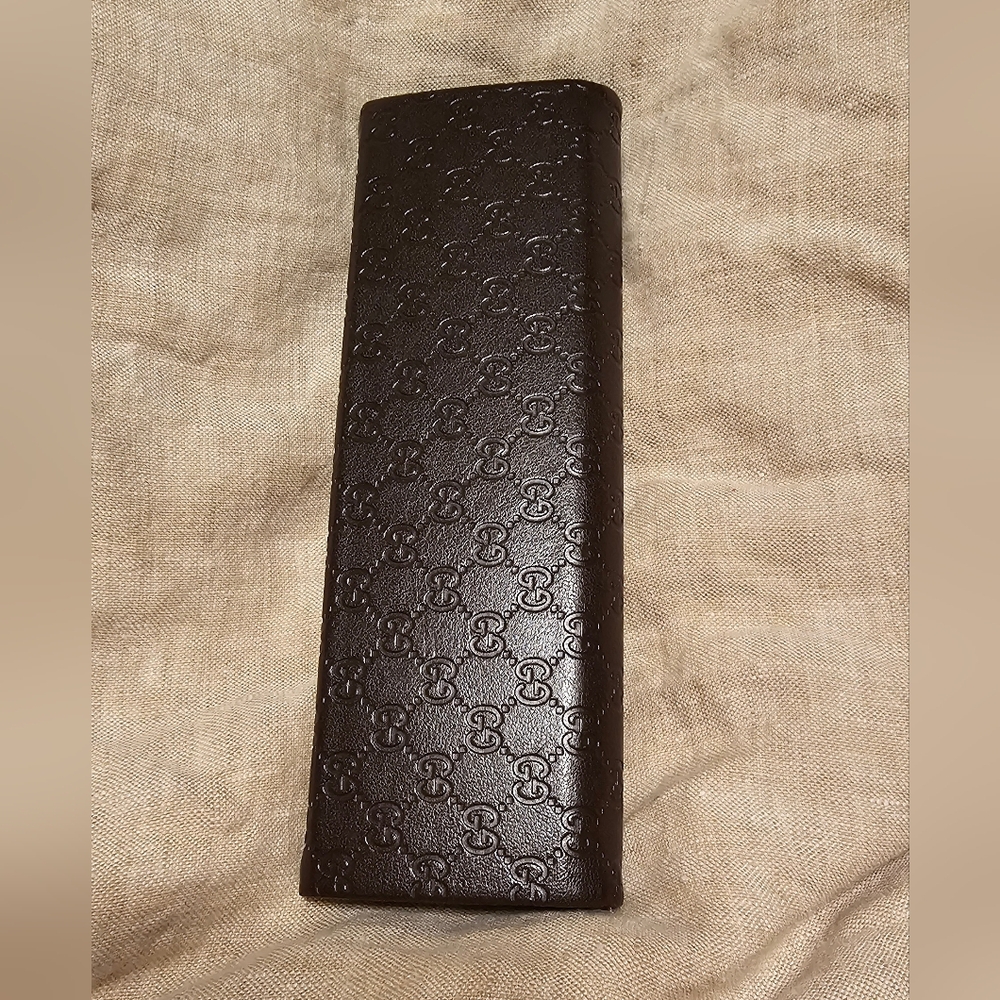Authentic Gucci Brown Embossed GG Trifold Sunglasses Case NWOT - Picture 10 of 11